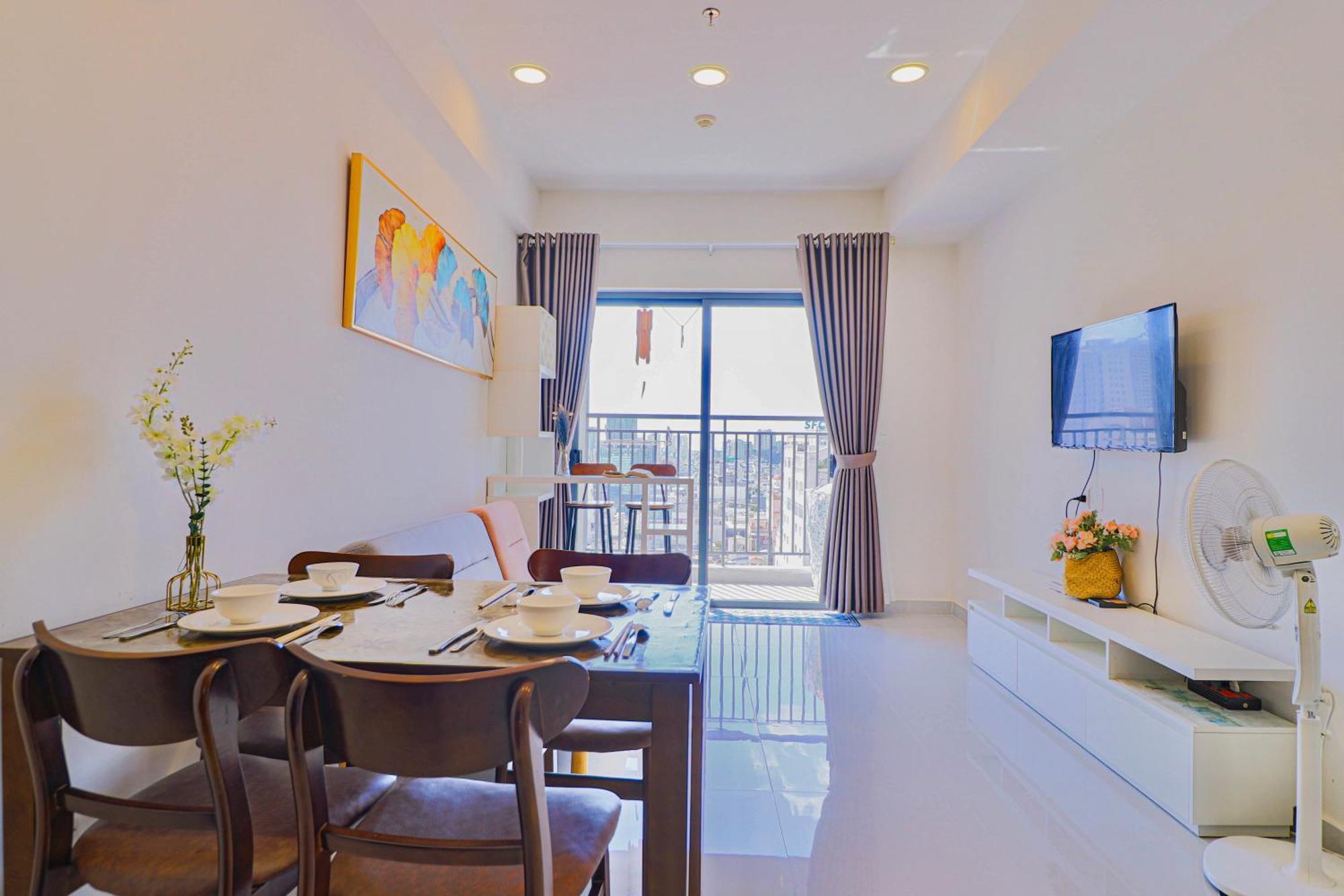 Soho - Saigon Central, 5-min-to-bui Vien Street Apartment *